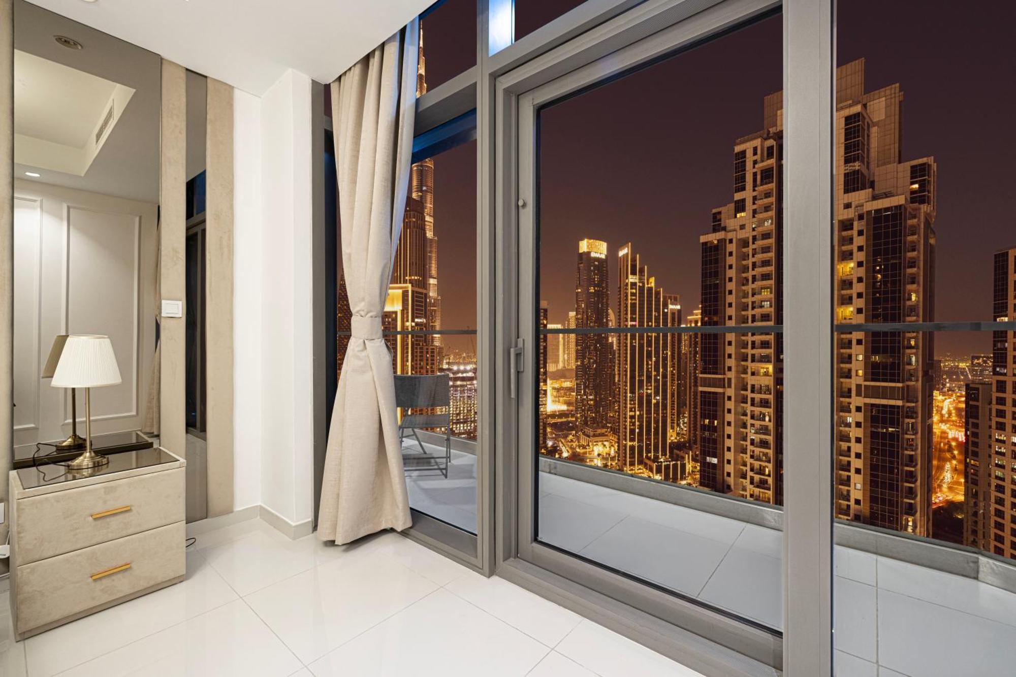 Infinity Pool & Burj Khalifa View L Luxe Paramount Apartment *
