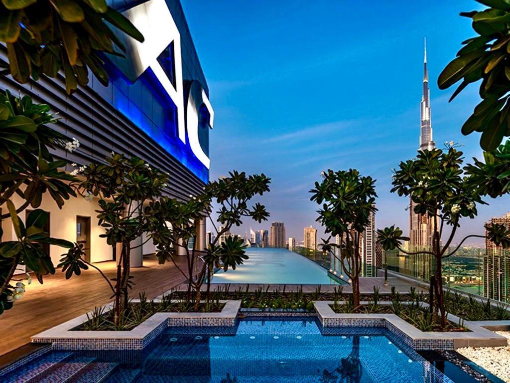 Апартаменты Infinity Pool & Burj Khalifa View L Luxe Paramount Дубай