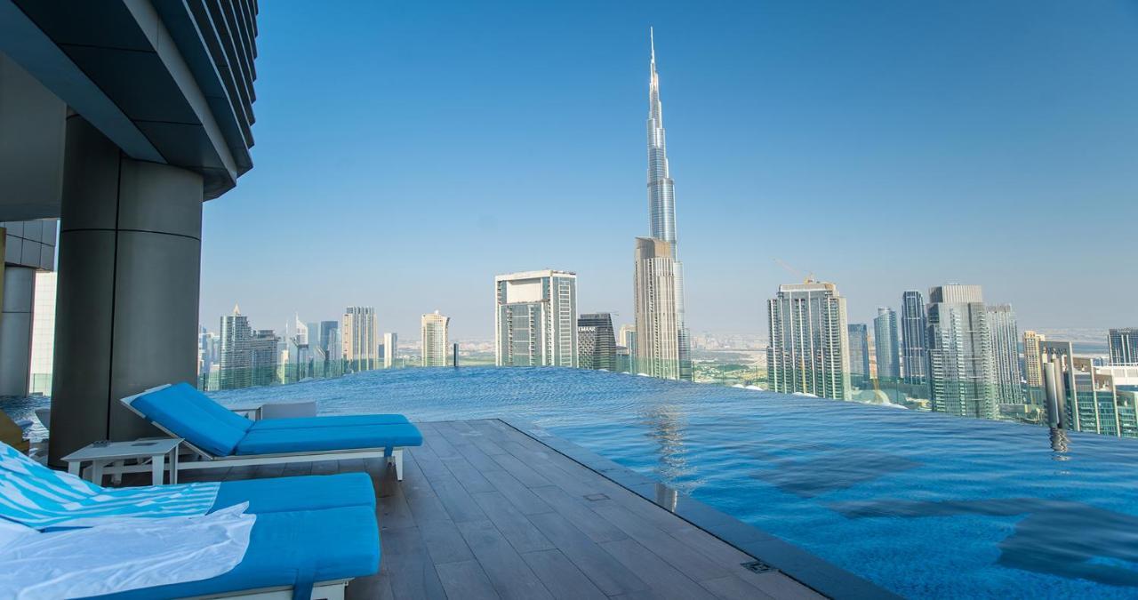 Infinity Pool & Burj Khalifa View L Luxe Paramount Апартаменты *