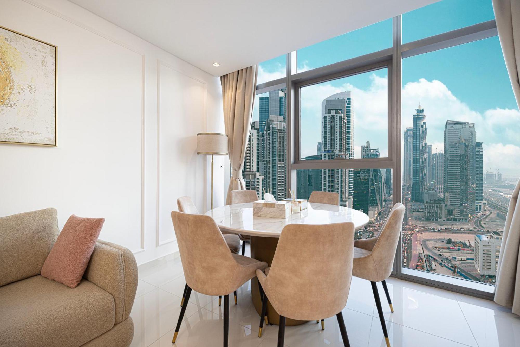 Infinity Pool & Burj Khalifa View L Luxe Paramount Апартаменты